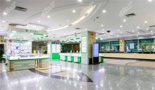 南京东南眼科医院环境.jpg