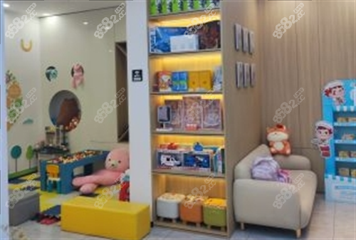 沈阳荷马口腔儿童休息区.png