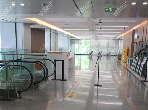 上海爱尔眼科医院二楼环境