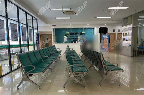 常州华厦谱瑞眼科休息区