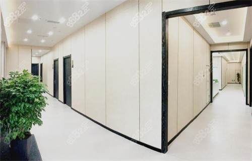 济南美莲整形走廊环境图.jpg