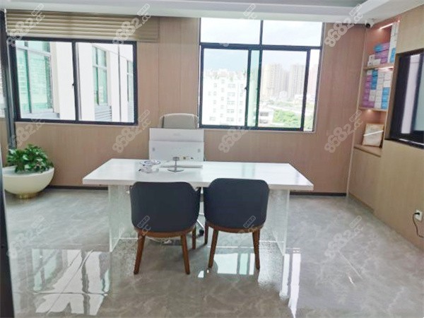 深圳港龙口腔