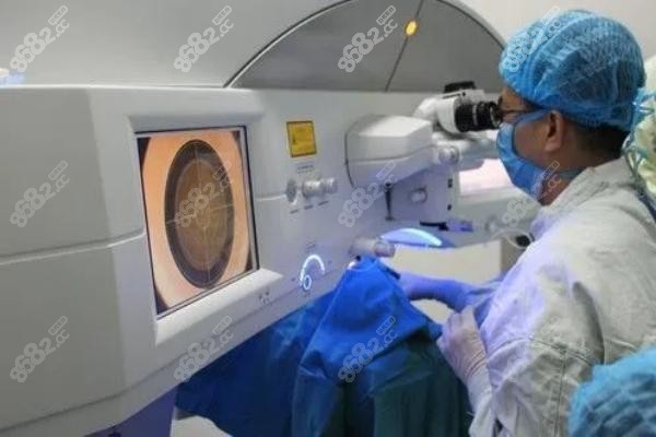 段安丽医生的后巩膜加固术低并发症率