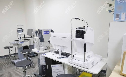 盛迅?jìng)惡脱嗾駠?guó)眼科醫(yī)生哪個(gè)好？醫(yī)院平臺(tái)：各有優(yōu)勢(shì)