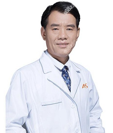 重庆美仑美奂的毋巨龙院长