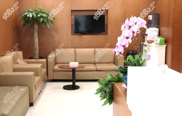 上海虹橋醫(yī)院拇外翻微創(chuàng)矯正在線預(yù)約，張樹偉醫(yī)生技術(shù)好