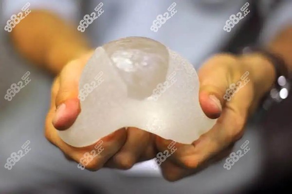 曼托铂蕴假体凝胶比傲诺拉更柔软