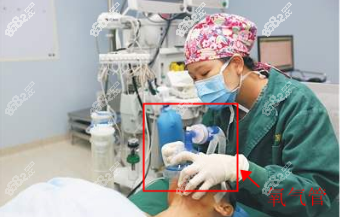 双鄂手术中进行全麻的时候要用氧气管