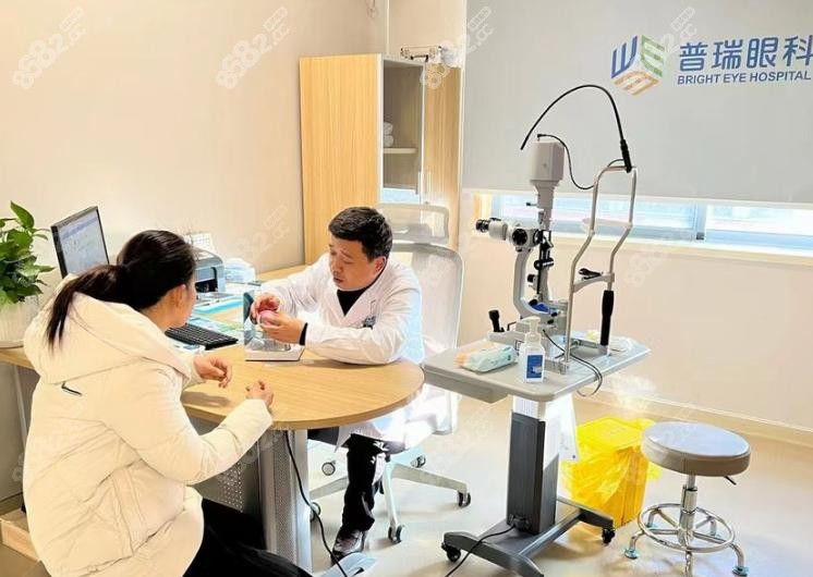 合肥普瑞眼科近视手术价格一览表:全飞秒15800元,预约廖荣丰
