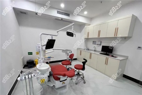 江門德佰年口腔的種植牙服務(wù)