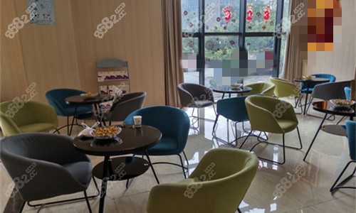 成都東籬整形休息區(qū)