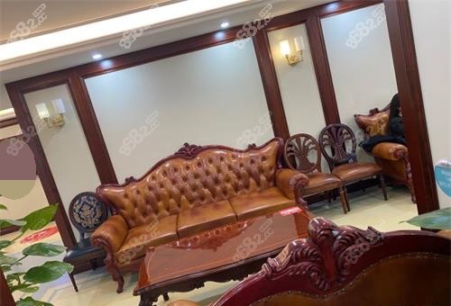 青島華韓整形醫(yī)院休息區(qū)