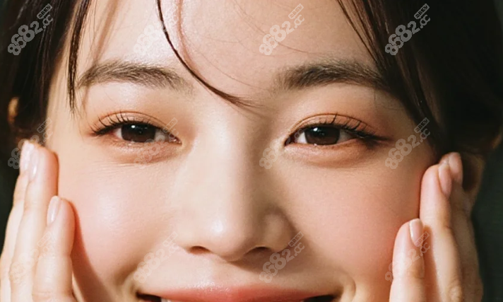 于剛醫(yī)生分析上瞼下垂手術(shù)的難點與挑戰(zhàn) 于剛醫(yī)生分析上瞼下垂手術(shù)的難點與挑戰(zhàn)