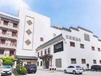 北京加減美黃寅守擅長面部年輕化、鼻修復(fù)和眼部整形項目