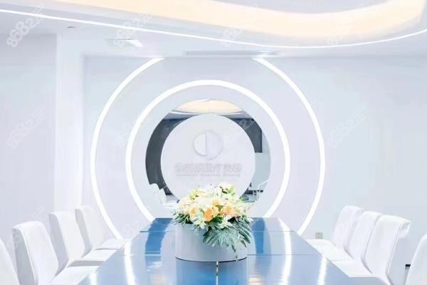 三、焕新颜的硬核保护，让你放心变得更美