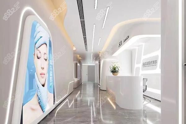 二、 广州焕新颜医疗美容全方面塑美版图：可开展项目与院长价格体系