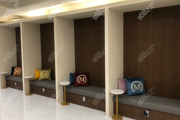 梅宗德皮肤科休息大厅 