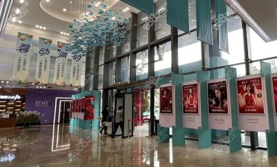 廣州紫馨醫(yī)療美容醫(yī)院,腹壁成形手術(shù),曾東,多維吸脂,醫(yī)院資質(zhì),特色醫(yī)美項目,技術(shù)設(shè)備,價格,醫(yī)生團(tuán)隊