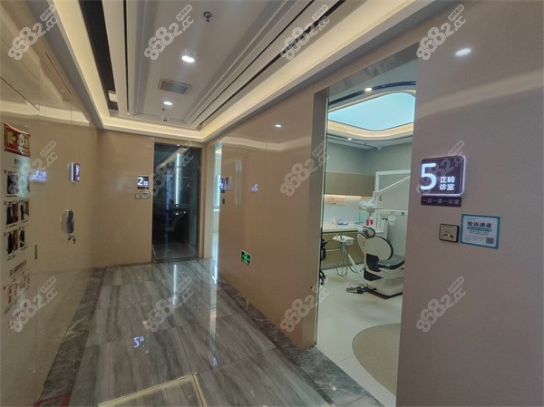 北京劲松口腔总院走廊环境一角