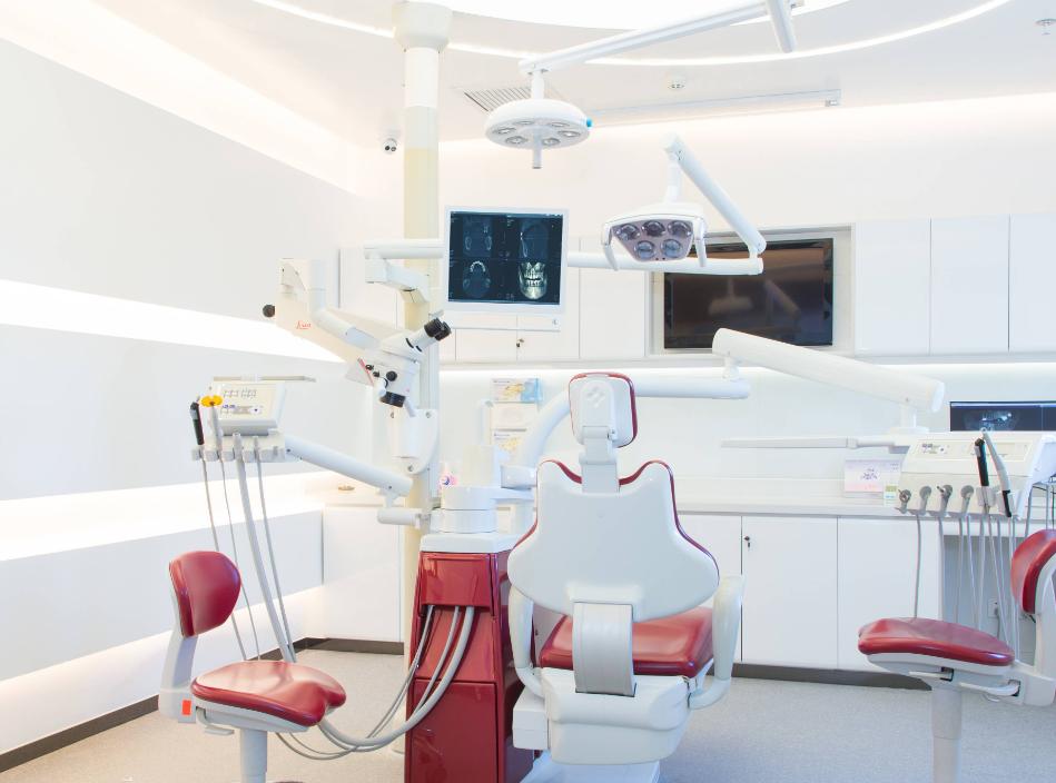 北京中科領(lǐng)軍口腔醫(yī)院種植牙醫(yī)生介紹