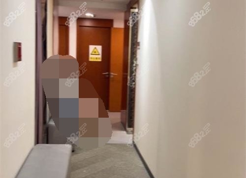 上海艺星整形医院走廊环境.jpg
