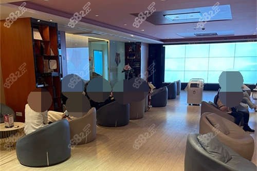 上海艺星医疗美容医院休息区.jpg