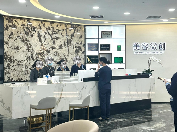 关于重庆吸脂医生的选择建议与价格参考