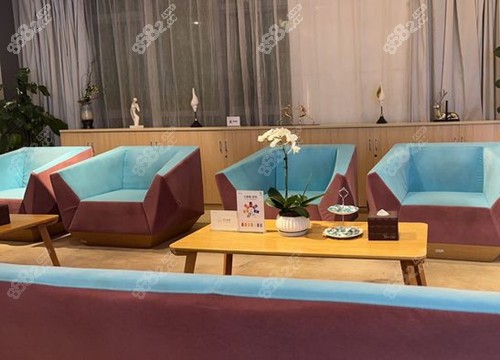 20251029250285.jpg 昆明藝星整形休息等待區(qū)環(huán)境.jpg