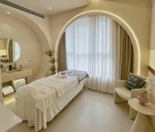 唐志榮醫(yī)生隆胸修復技術特色與價格分析