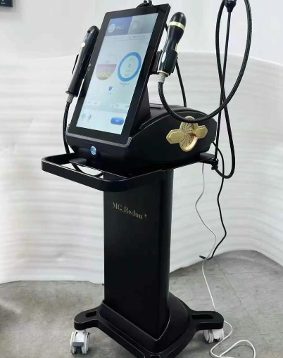 黑金超声炮和半岛超声炮哪个好？紧致抗衰都不错，区别在于黑金舒适度更好