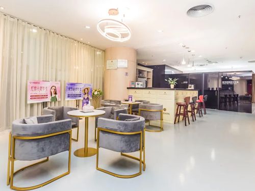 李方伟富贵包挂的科室是医疗美容科