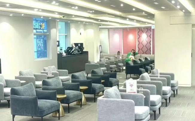 釜山丽芬聚皮肤科候診區