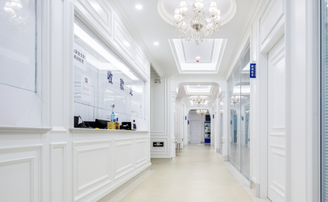 濟(jì)南麥迪格眼科乘車(chē)路線大匯總，地鐵公交都方便，營(yíng)業(yè)時(shí)間也知曉！