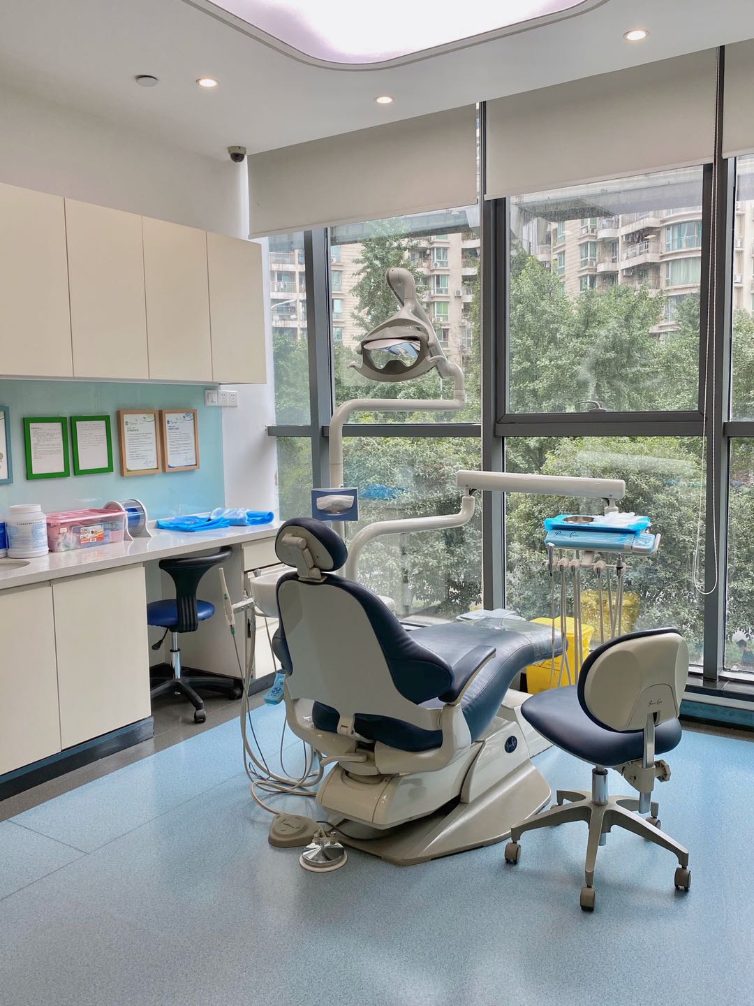 湛江牙加美口腔医院镶牙收费标准合理吗？