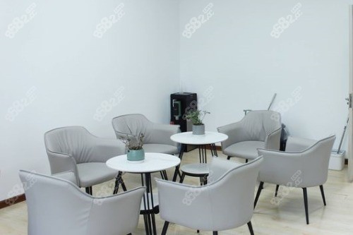 哈尔滨中航口腔等候区