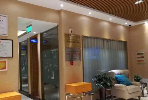 京赵军舰和上海袁玉坤吸脂哪个好？收费价格对比