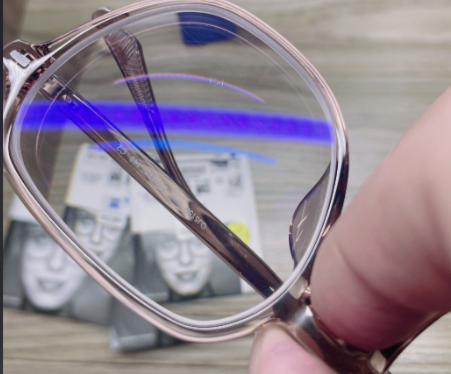 疑惑解答：蔡司镜片没有激光标是假的吗？兼谈激光防伪怎么看