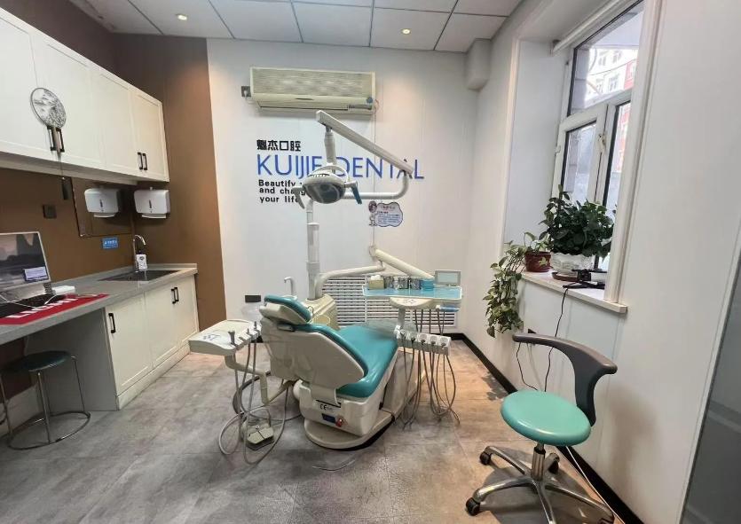 天水中百口腔趙爾旺操刀諾泰親水種植牙3980元起，高性價比之選！ 