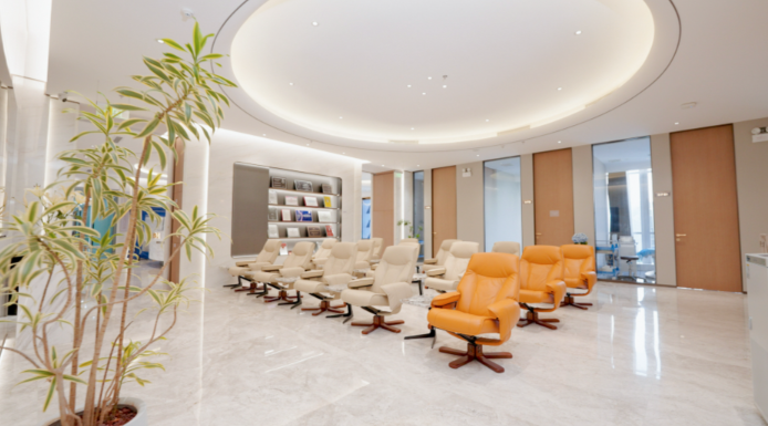 脂肪體雕黃奔醫(yī)生個(gè)人資料：坐診在深圳妍熙妍醫(yī)療美容，技術(shù)走低損傷體雕路線