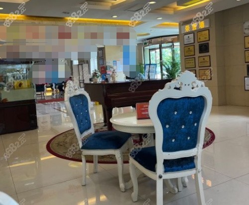 青島諾德醫(yī)學(xué)美容醫(yī)院休息區(qū)