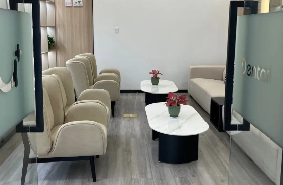 寧波牙博士口腔醫(yī)院海曙分院的醫(yī)生團(tuán)隊(duì)