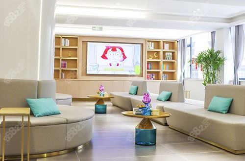 衢州藍(lán)芽口腔等候區(qū)