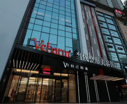 重庆隆胸医生杨力怎么样？专门背景与经验