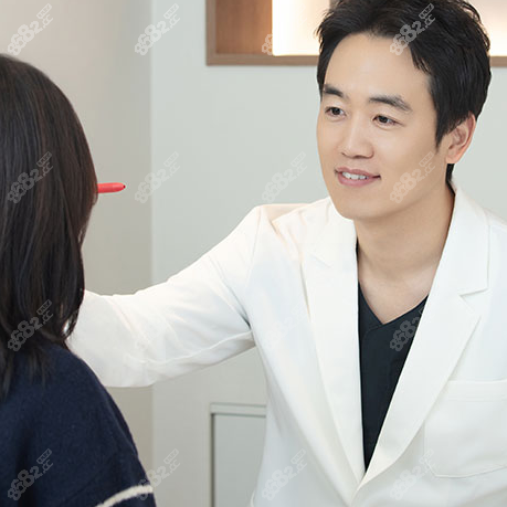 Reberry皮膚科醫(yī)生面診 Reberry皮膚科醫(yī)生面診