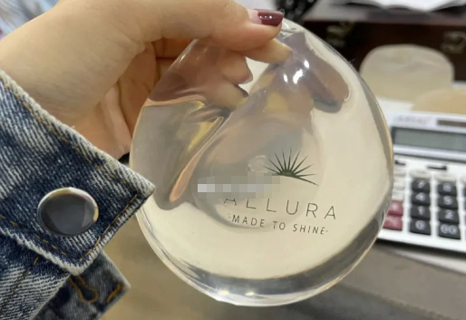 四、醫(yī)生經驗怎樣影響自體脂肪活細胞豐胸手術價格？