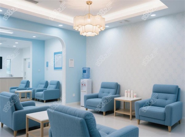 鄭州整形醫(yī)生溫志華在頤和醫(yī)院坐診