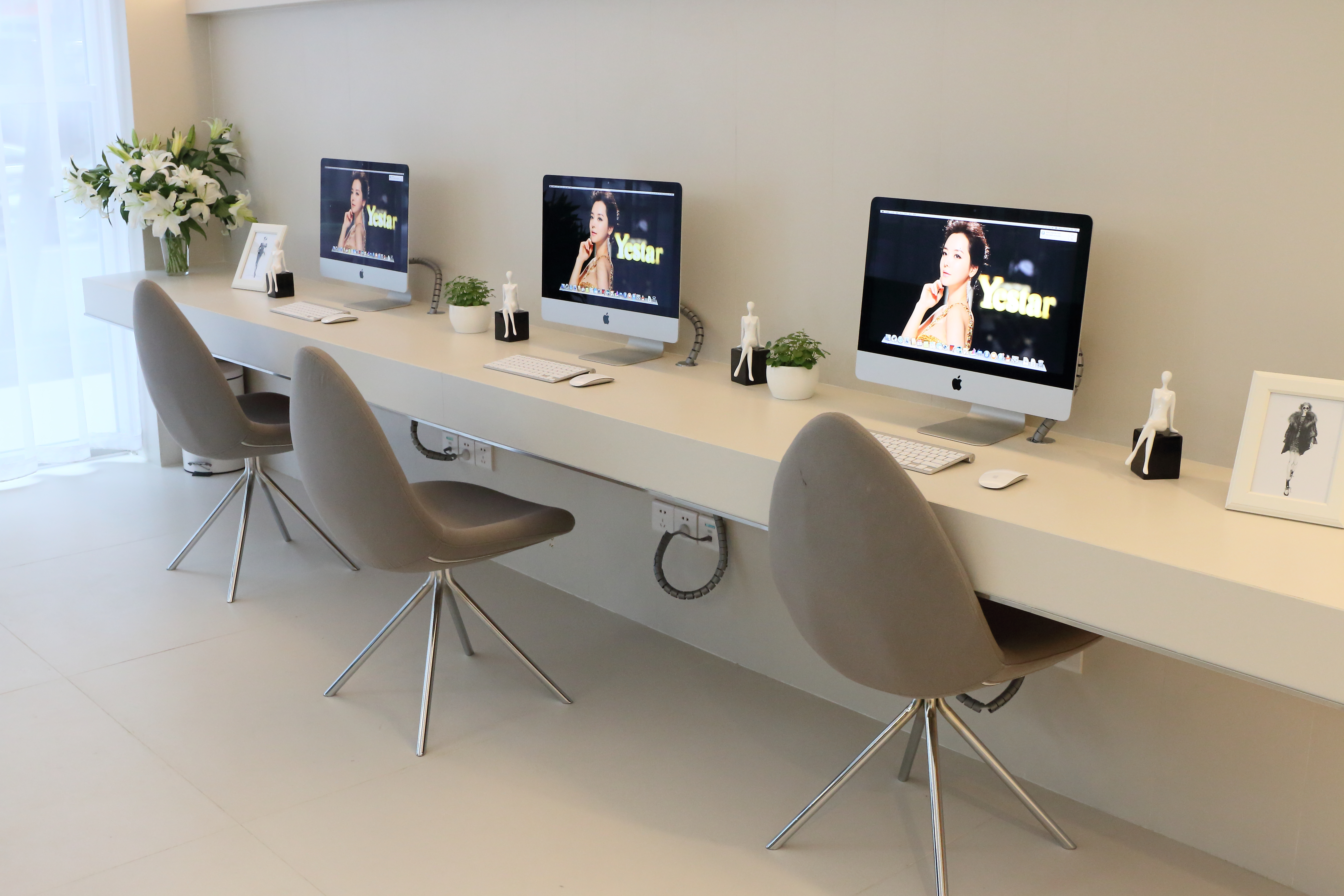 yestar整形整容醫(yī)院聯(lián)系電話是多少？全國15城分院24小時客服在線，附玻尿酸價格表