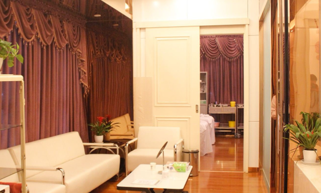 成都大華醫(yī)學(xué)美容去眼袋好不好？?jī)?nèi)切眼袋等多種技術(shù)方法各有優(yōu)勢(shì)