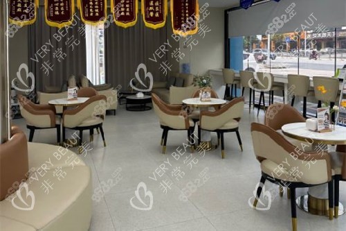 惠州深惠口腔候診區(qū)