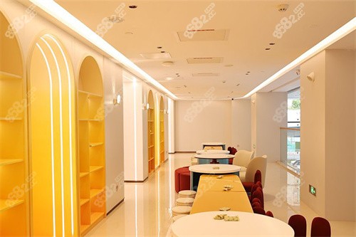 廣州曙光云美口腔二樓休息區(qū)